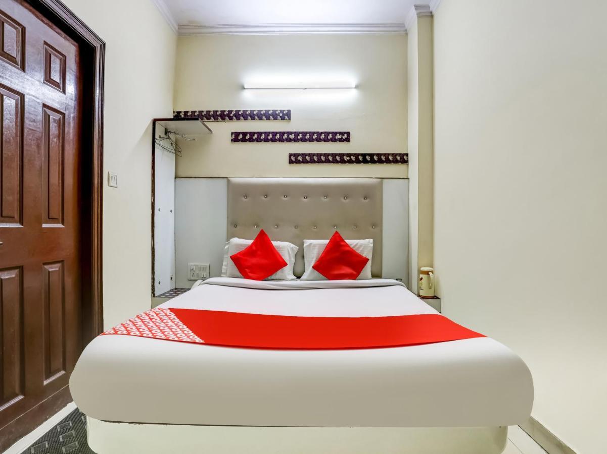 Oyo 75948 Hotel Tushar Continental Ню Делхи Екстериор снимка