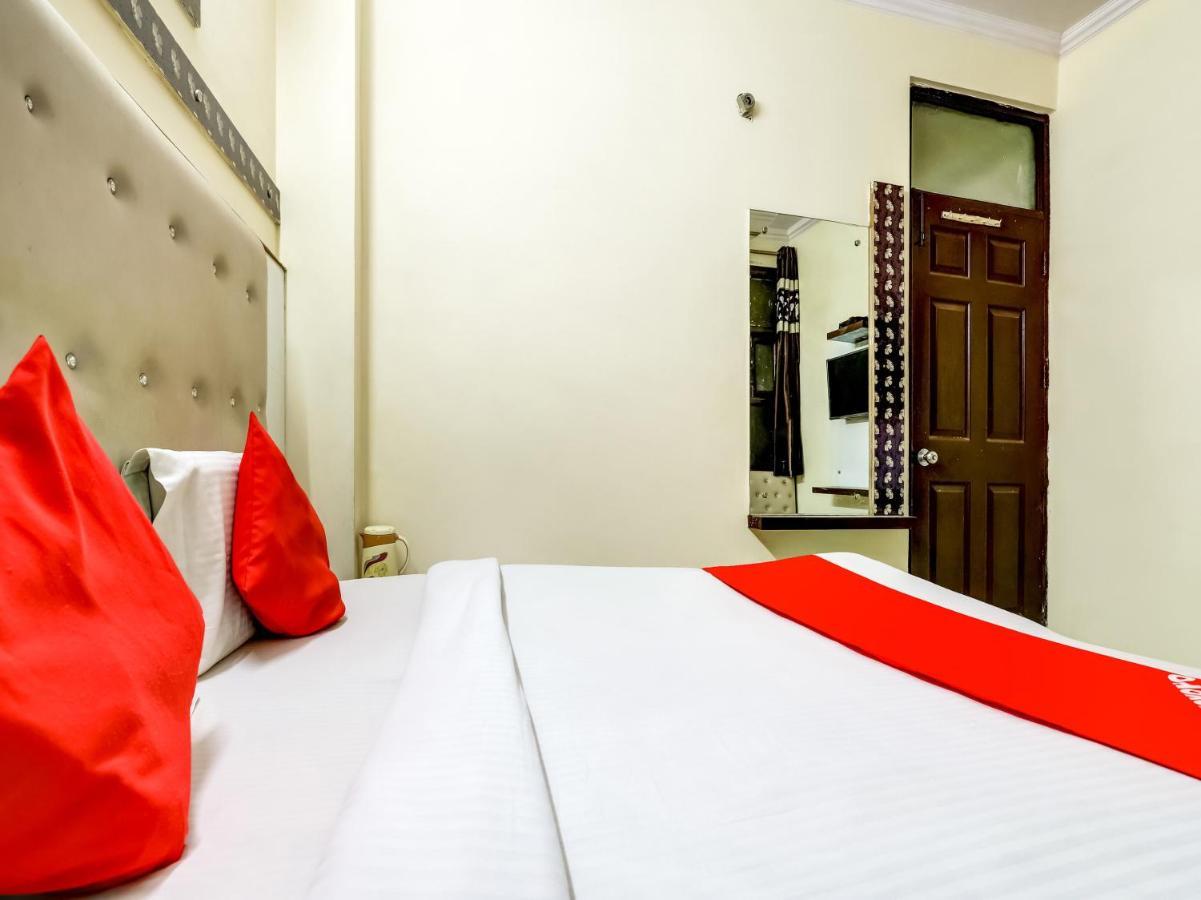 Oyo 75948 Hotel Tushar Continental Ню Делхи Екстериор снимка