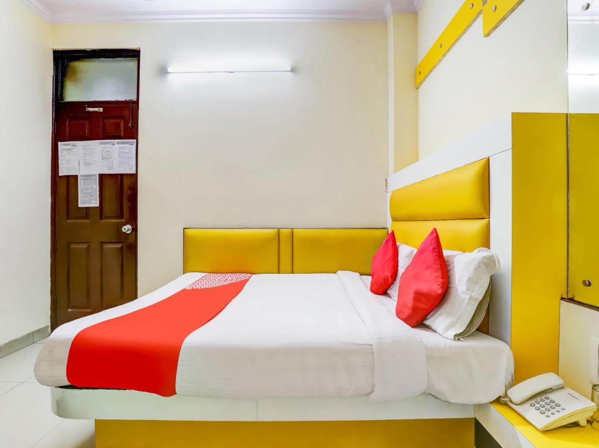 Oyo 75948 Hotel Tushar Continental Ню Делхи Екстериор снимка
