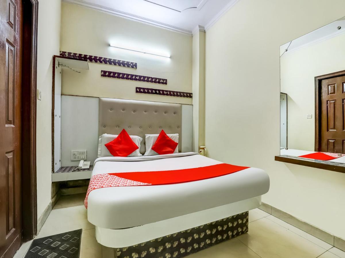 Oyo 75948 Hotel Tushar Continental Ню Делхи Екстериор снимка