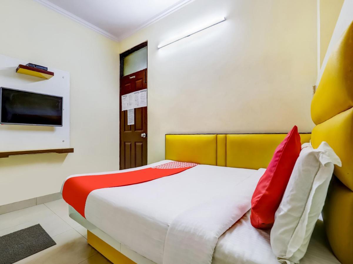 Oyo 75948 Hotel Tushar Continental Ню Делхи Екстериор снимка