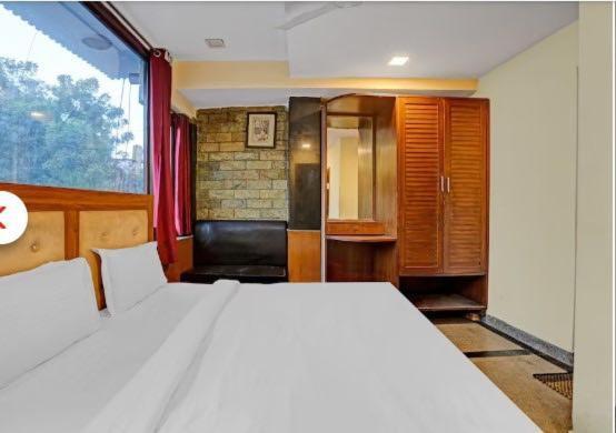 Oyo 75948 Hotel Tushar Continental Ню Делхи Екстериор снимка
