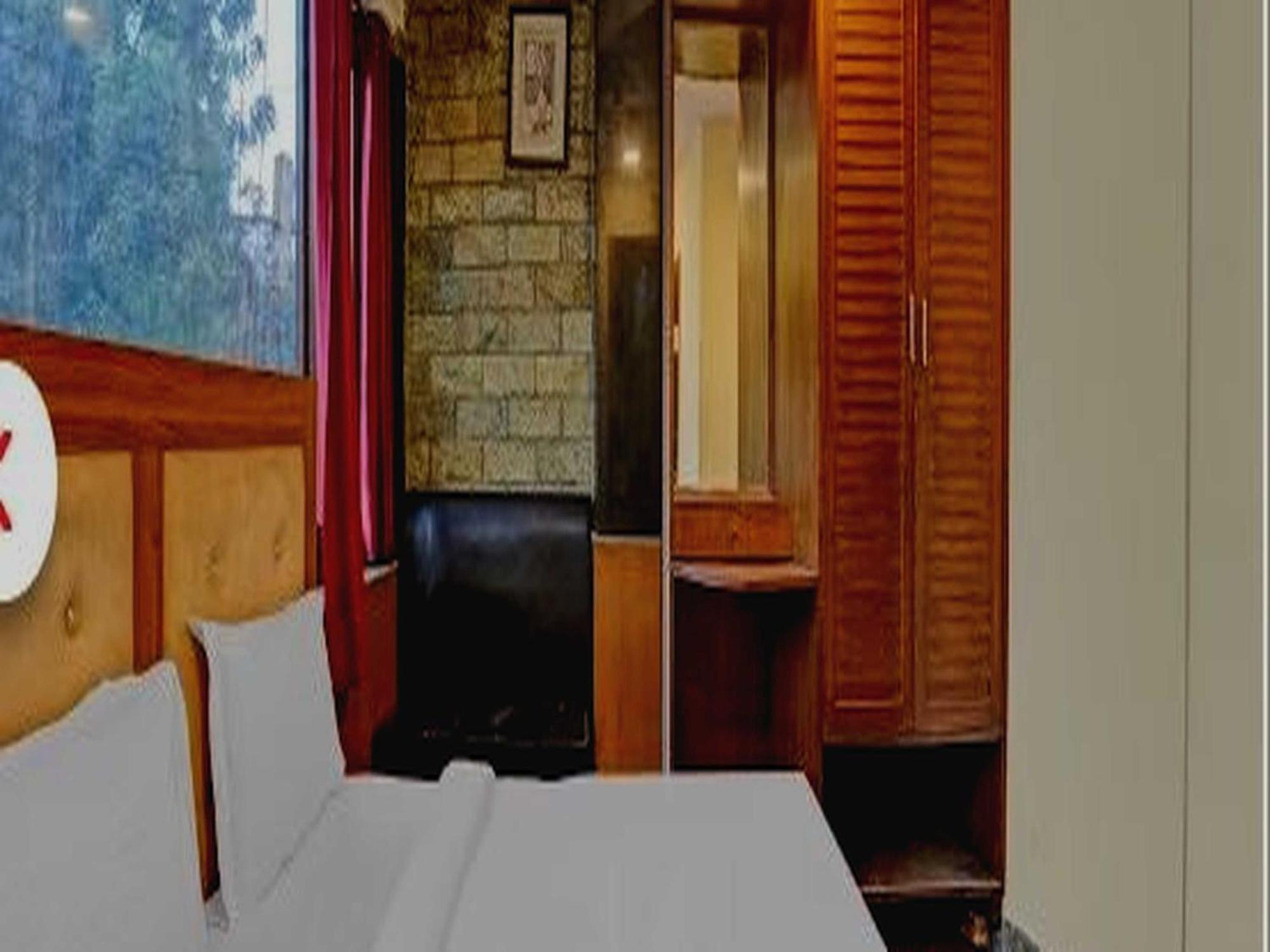 Oyo 75948 Hotel Tushar Continental Ню Делхи Екстериор снимка