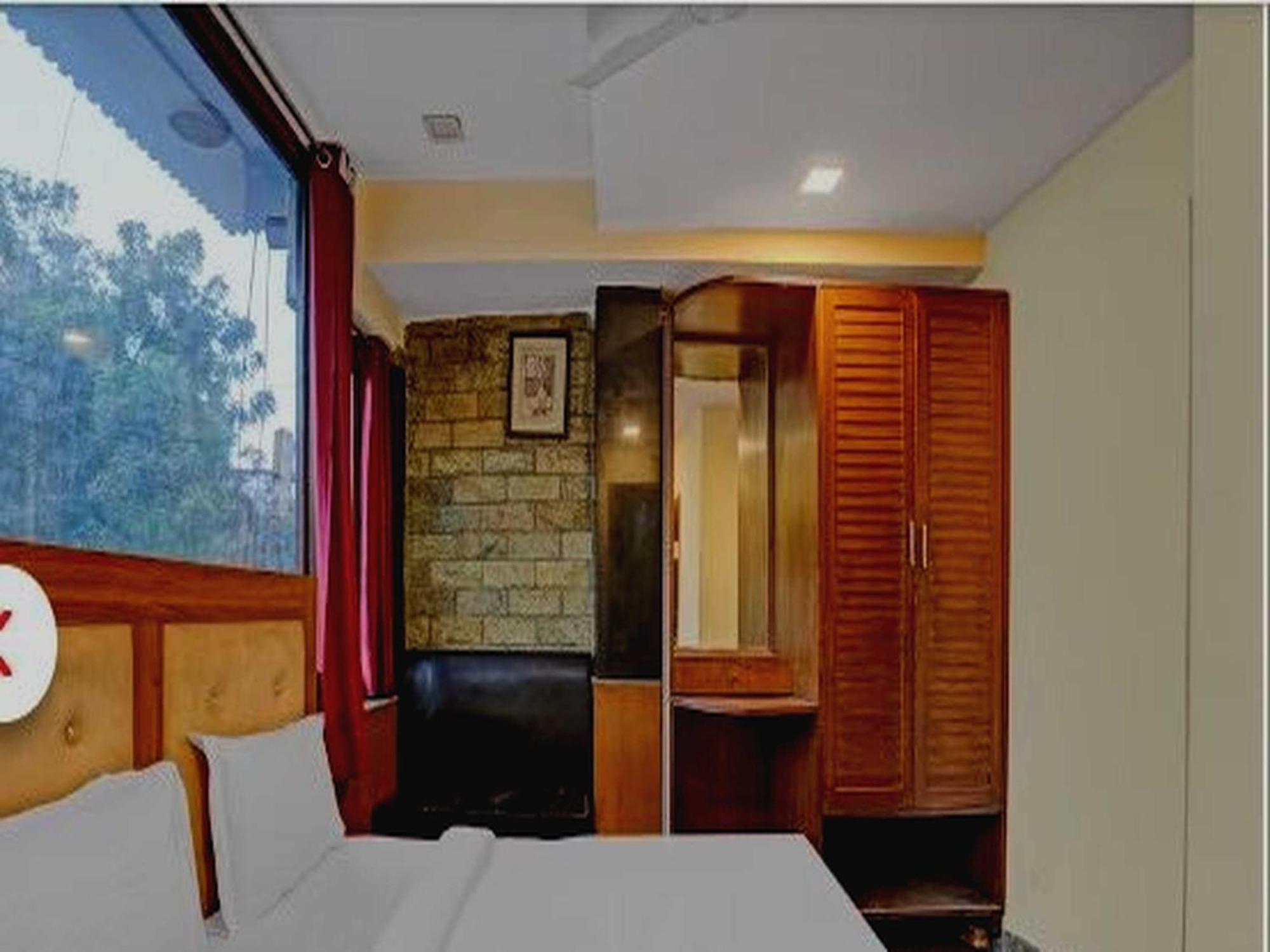 Oyo 75948 Hotel Tushar Continental Ню Делхи Екстериор снимка